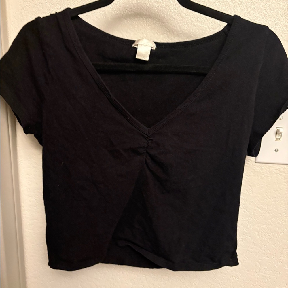 Bozzolo Black V-Neck Crop Top